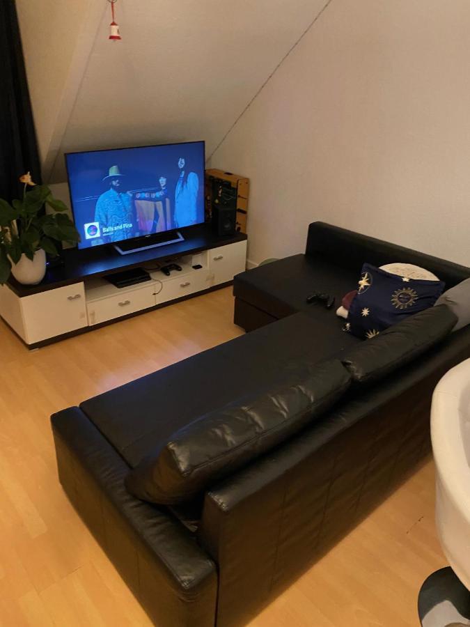 Nice Private Room In Shared Apartment - 2Er Wg Wiesbaden Exterior photo